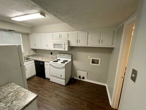 1601 Jamestown Way in Jackson, MS - Building Photo - Building Photo