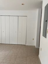 812 NW 22nd Pl in Miami, FL - Building Photo - Building Photo