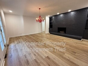2315 N Elm St in Greensboro, NC - Building Photo - Building Photo