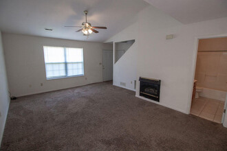 1415 N Frideriki Dr in Columbia, MO - Building Photo - Building Photo