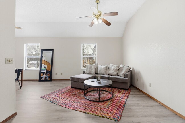 Beartown Townhomes in Springfield, MO - Building Photo - Building Photo