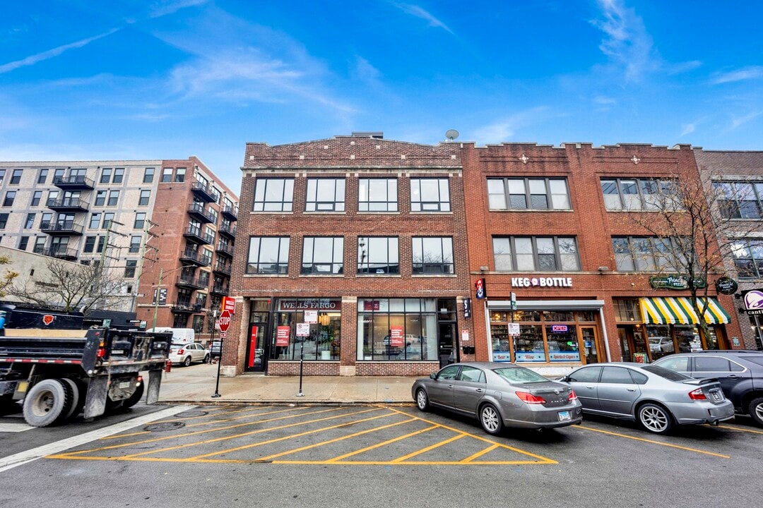 935 W Randolph St in Chicago, IL - Building Photo