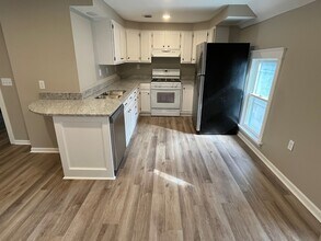 2317 Polk St NE, Unit #2 in Minneapolis, MN - Foto de edificio - Building Photo