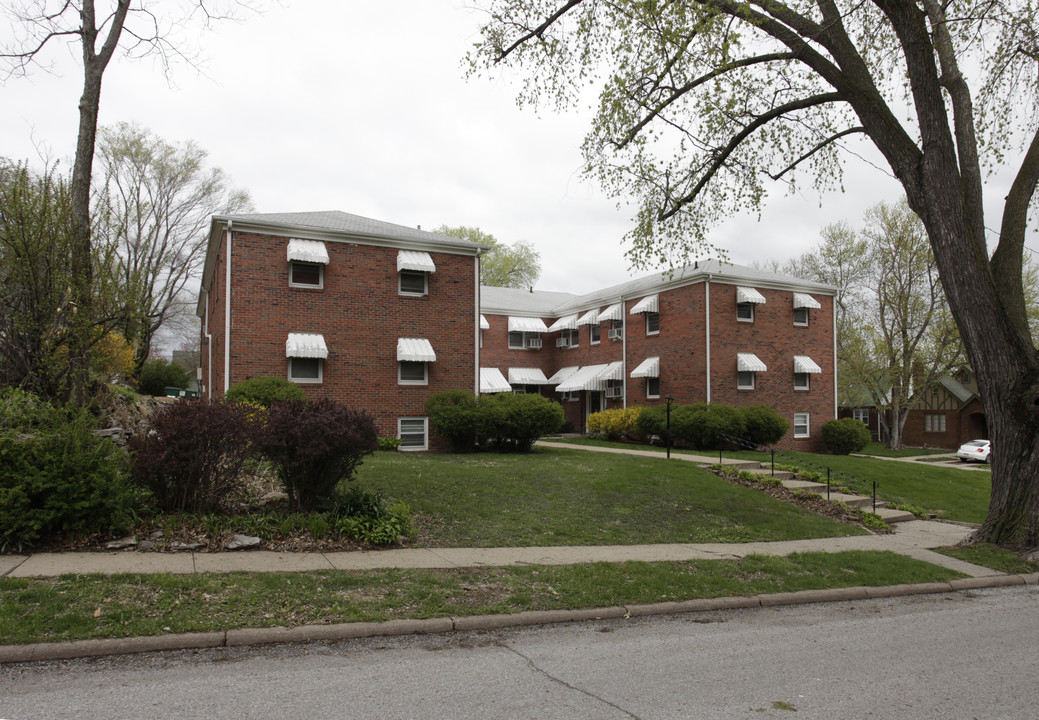 4704 Cass St in Omaha, NE - Foto de edificio