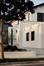 919 Sandcastle Dr in Newport Beach, CA - Building Photo - Building Photo