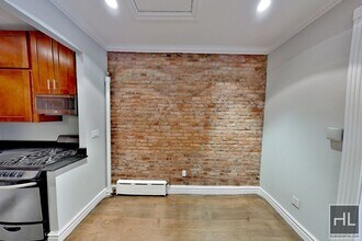 1ST AVE., Unit 6 in New York, NY - Foto de edificio - Building Photo