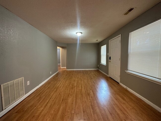 627 Ferguson Ave in Ferguson, MO - Building Photo - Building Photo