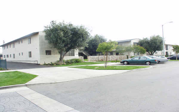 1344 W Stoneridge Ct in Ontario, CA - Building Photo - Building Photo