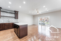 3328 N Avers Ave, Unit 1S in Chicago, IL - Building Photo - Building Photo