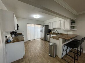 5108 Ravensdale Way in Tampa, FL - Building Photo - Building Photo