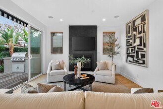 9036 W 24th St in Los Angeles, CA - Building Photo - Building Photo