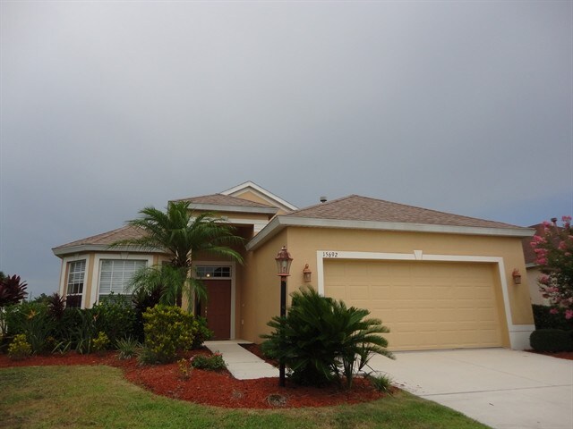 15692 Lemon Fish Dr in Lakewood Ranch, FL - Building Photo