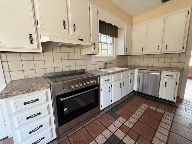 1218 Irvin Ave SW in Live Oak, FL - Building Photo - Building Photo