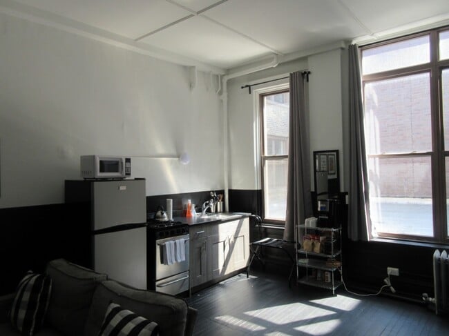 245 W North Ave, Unit 107