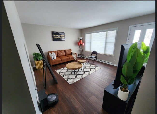 property at 4445 Jasmine Dr