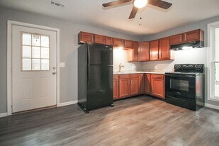 423 S Front St in Fremont, OH - Building Photo