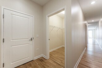 1124 Lake St in Oak Park, IL - Building Photo - Building Photo