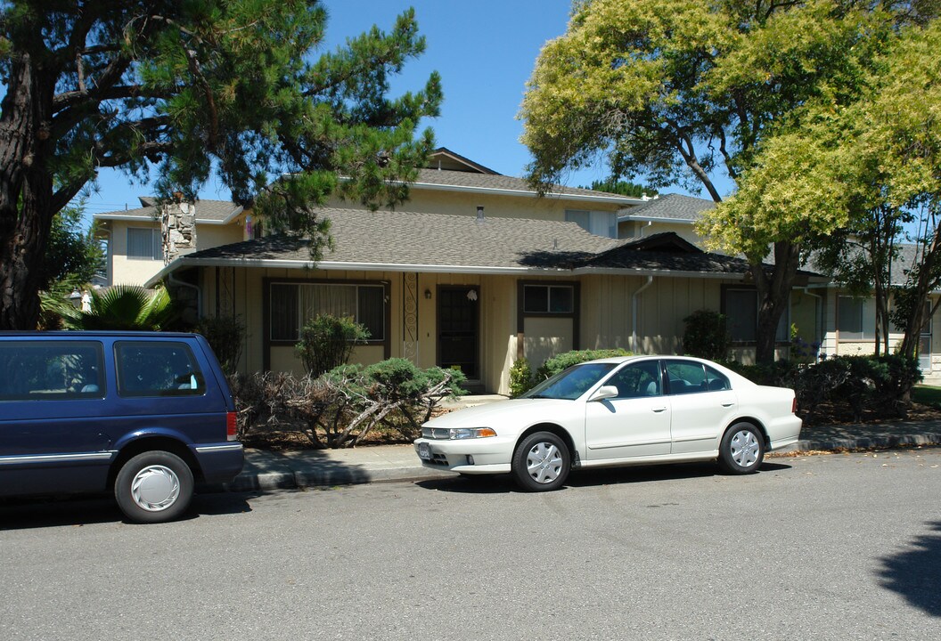 886 Gallatin Dr in Santa Clara, CA - Building Photo