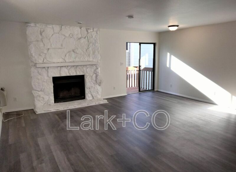 147 S Zang Way in Lakewood, CO - Building Photo