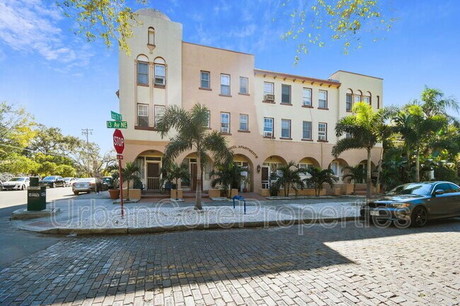 360 13th Ave NE in St. Petersburg, FL - Building Photo - Building Photo