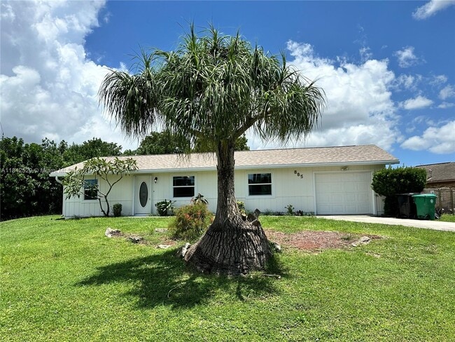 property at 885 SW California Blvd