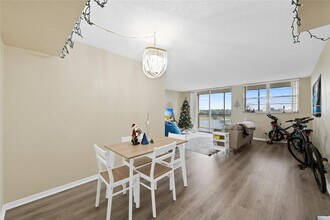 3150 W Rolling Hills Cir in Davie, FL - Building Photo - Building Photo