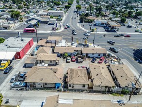 1501 Firestone Blvd in Los Angeles, CA - Building Photo - Building Photo