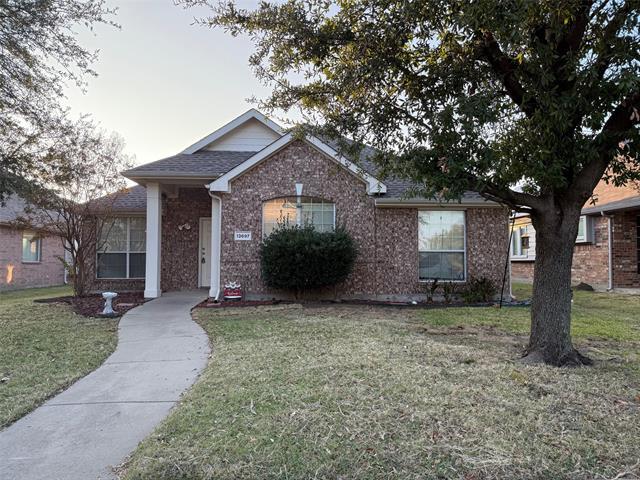 13697 Mill Town Dr in Frisco, TX - Building Photo