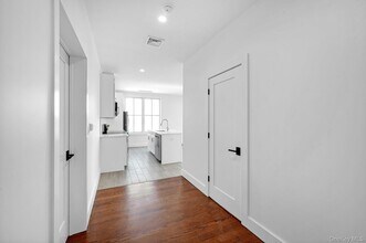 291 Main St in Eastchester, NY - Building Photo - Building Photo