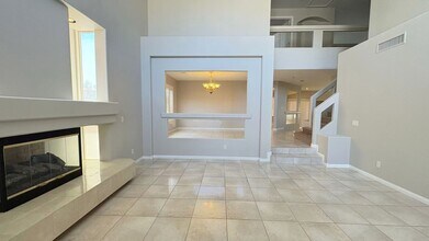 6675 Coronado Crest Ave in Las Vegas, NV - Building Photo - Building Photo