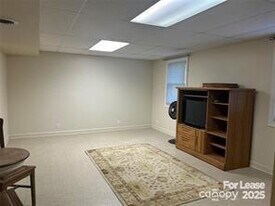 8001 Buckingham Ln in Harrisburg, NC - Building Photo