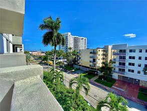 1431 Lincoln Ter in Miami Beach, FL - Foto de edificio - Building Photo