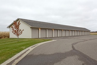 599 Cherry Ln in Roberts, WI - Foto de edificio - Building Photo