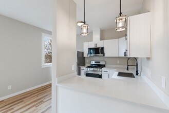 3433 SE Belmont St in Portland, OR - Foto de edificio - Building Photo