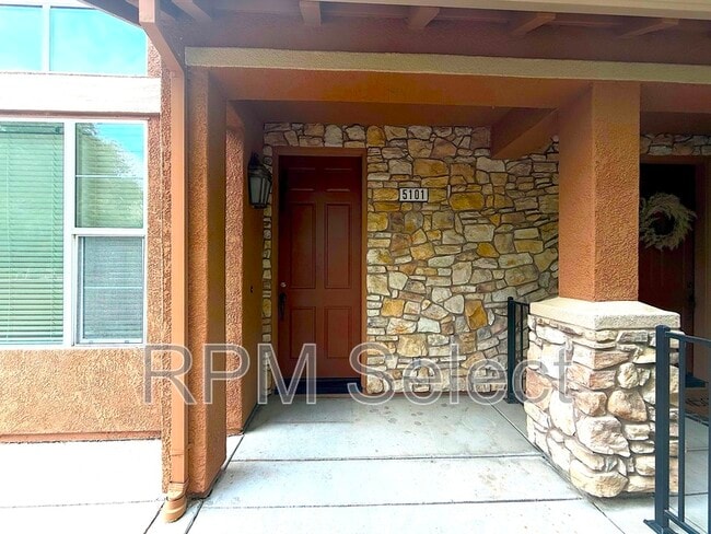 2580 W El Camino Ave in Sacramento, CA - Building Photo - Building Photo