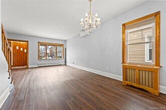 244-39 89th Ave in Queens, NY - Foto de edificio - Building Photo