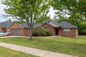 Clabber Creek II in Fayetteville, AR - Building Photo - Building Photo