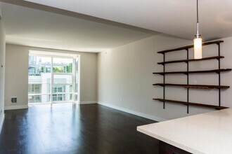 330 Mission Bay Boulevard North-Unit -303 in San Francisco, CA - Foto de edificio - Building Photo