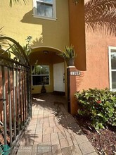 2851 Prospect Rd in Tamarac, FL - Building Photo - Building Photo