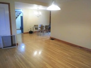 50 Temple St in Somerville, MA - Foto de edificio - Building Photo