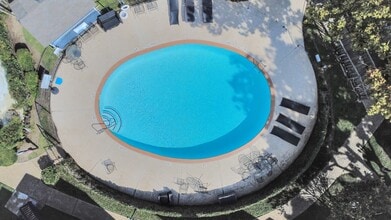 9009 Richmond Ave. in Houston, TX - Building Photo - Building Photo