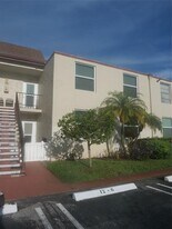 12 Willowbrook Ln in Delray Beach, FL - Building Photo