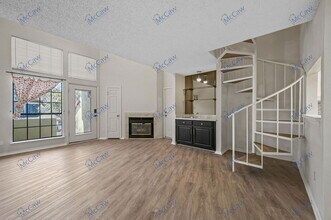 5590 Spring Valley Rd in Dallas, TX - Building Photo - Building Photo