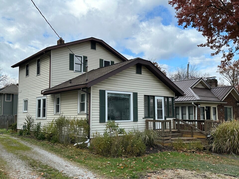 2886 Norwood St in Cuyahoga Falls, OH - Building Photo