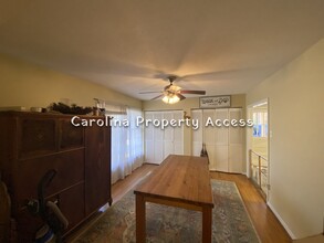 207 Bennington Dr in Chapel Hill, NC - Building Photo - Building Photo