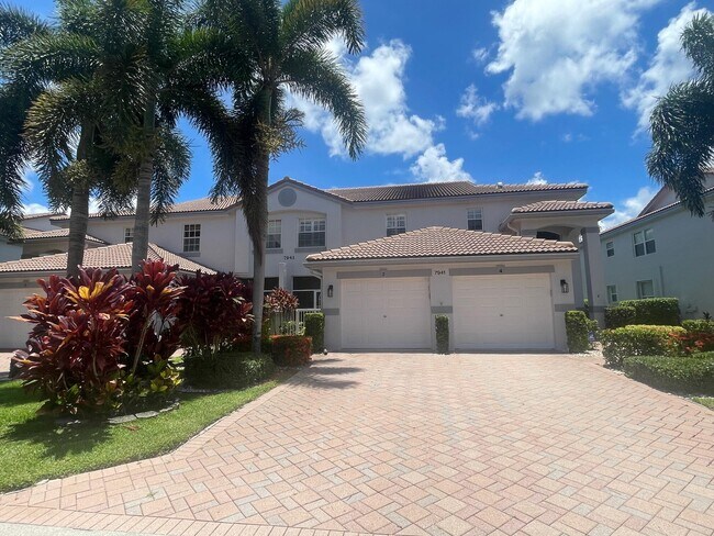 7941 Laina Ln in Boynton Beach, FL - Building Photo - Building Photo