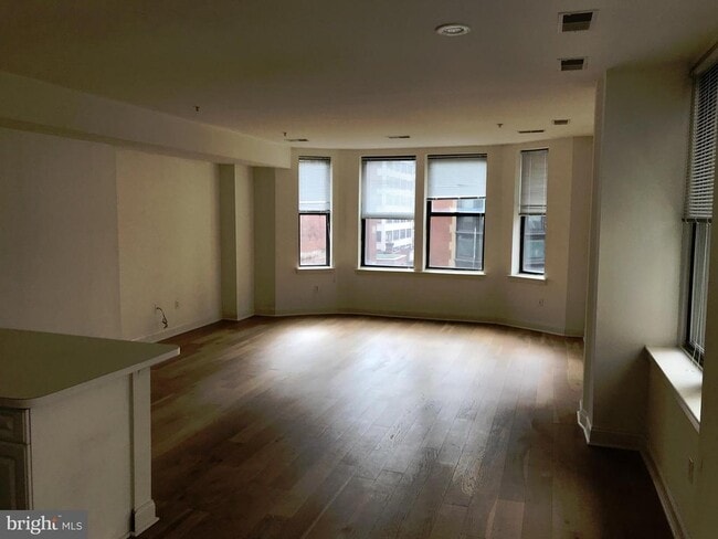 1229 Chestnut St in Philadelphia, PA - Building Photo - Building Photo