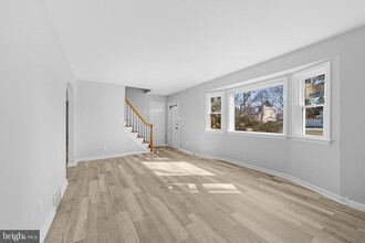 119 Nancy Ln in Ewing Township, NJ - Building Photo - Building Photo