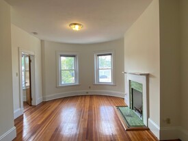 87 Brighton Ave, Unit 03 in Boston, MA - Building Photo
