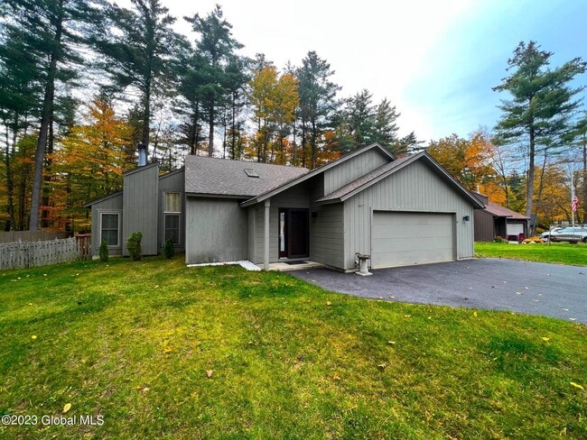 property at 13 Meadow Rue Pl